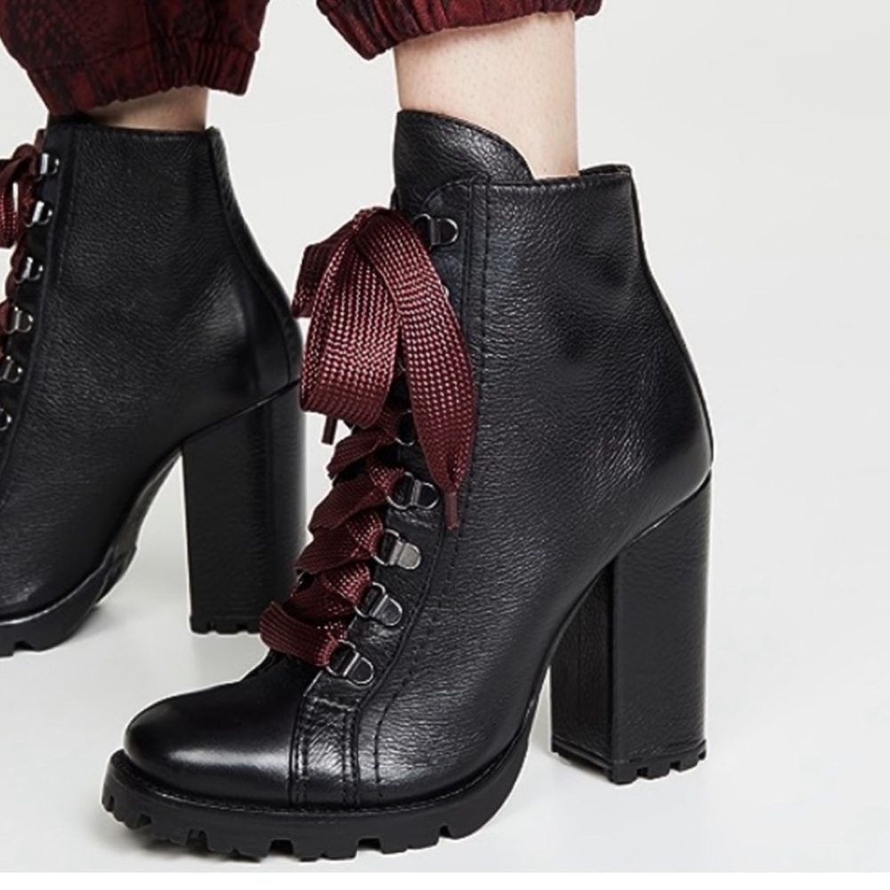 🌻NEW w.tags Schutz “Zhara” Black Leather Lace Up Heeled Ankle Bootie 7.5